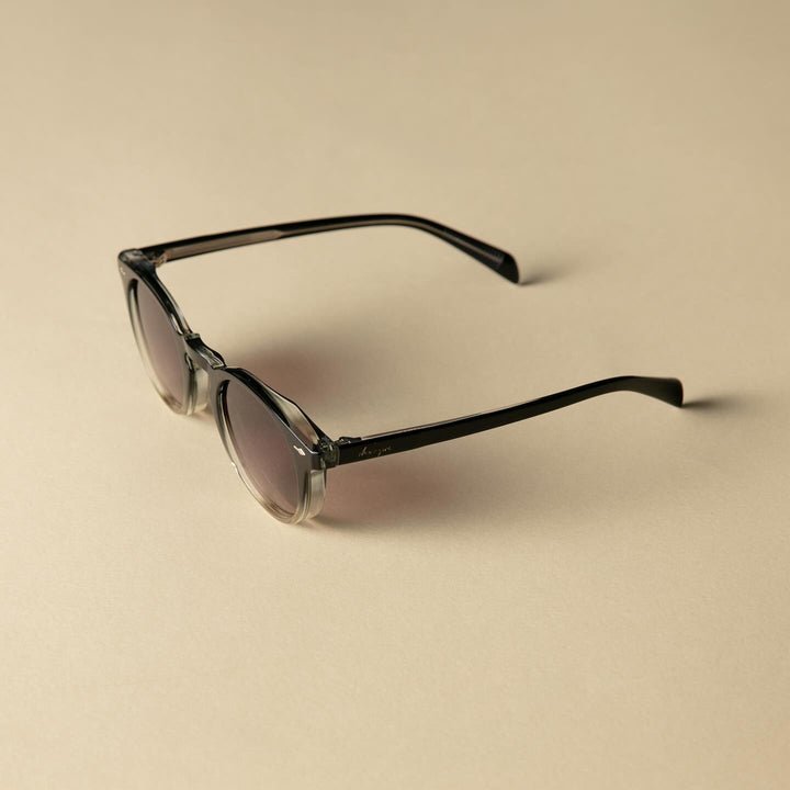 003 Black - Cream
