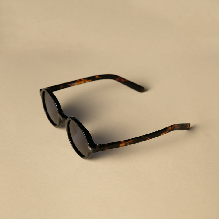 oo1 Black - Brown